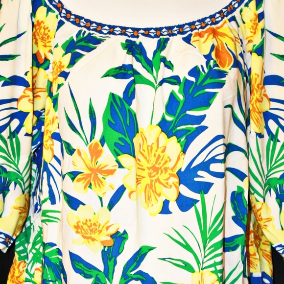 NEW Flying Tomato Breezy Off the Shoulder Top Sm - Picture 4 of 11